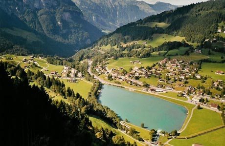 Horské jezero (Švýcarsko)